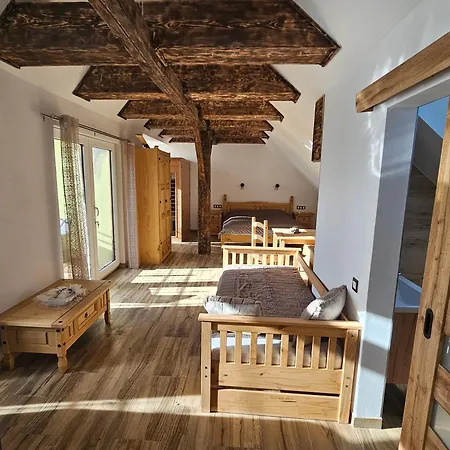 Virivka A Sauna Na Pokoji,nebo Na Vlastni Terase - Farma U Pribrami Lägenhet *